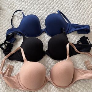 Victoria's Secret 3-Pack T-Shirt Bras in Navy, Black & Beige